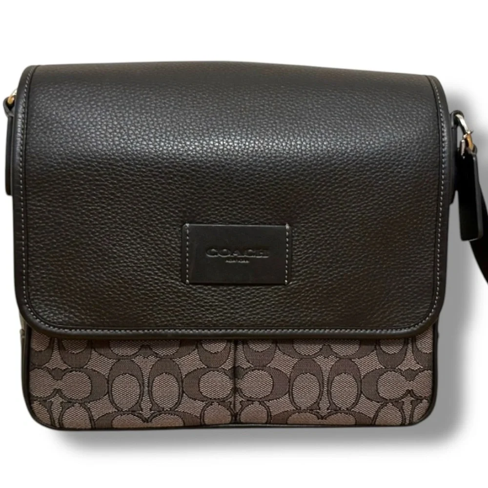 Coach Black Signature Crossbody Messenger Bag for Men
